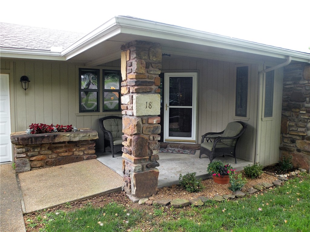 Location! Location!Across the street from the rec center & on 1st Tee/Fairway of executive golf course!
Awesome 180 degree view of course,surrounding hills & golf course pond.Split floor plan w/common living areas overlooking view.Both bedrooms can handle a king.Master ba has 2 sinks,jetted tub;master br has walk in closet. Open concept w/wood burning fireplace & access to east facing deck.Kitchen has pantry.2 car garage.Newer roof,stove,microwave,additional toilet in utility,LED fans,paint.Fine home.