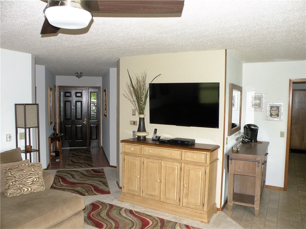 Unit 111 Holiday Island - Residential