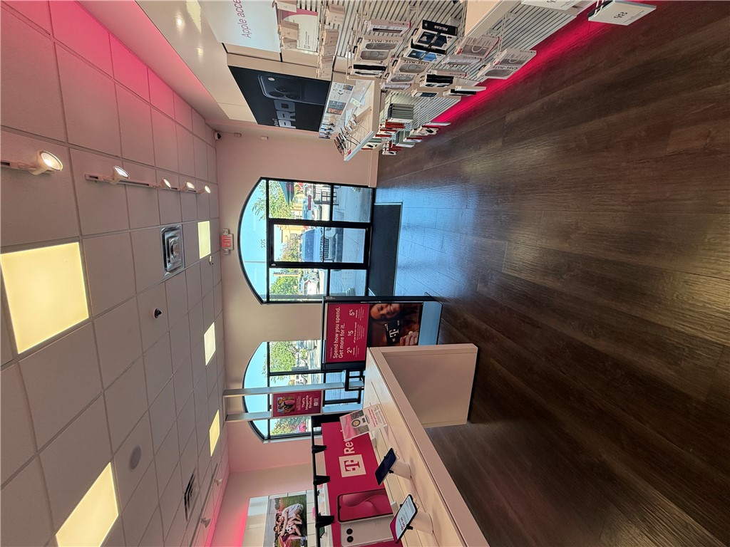 Tuscany Square - Commercial Lease