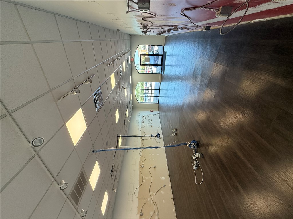 Tuscany Square - Commercial Lease