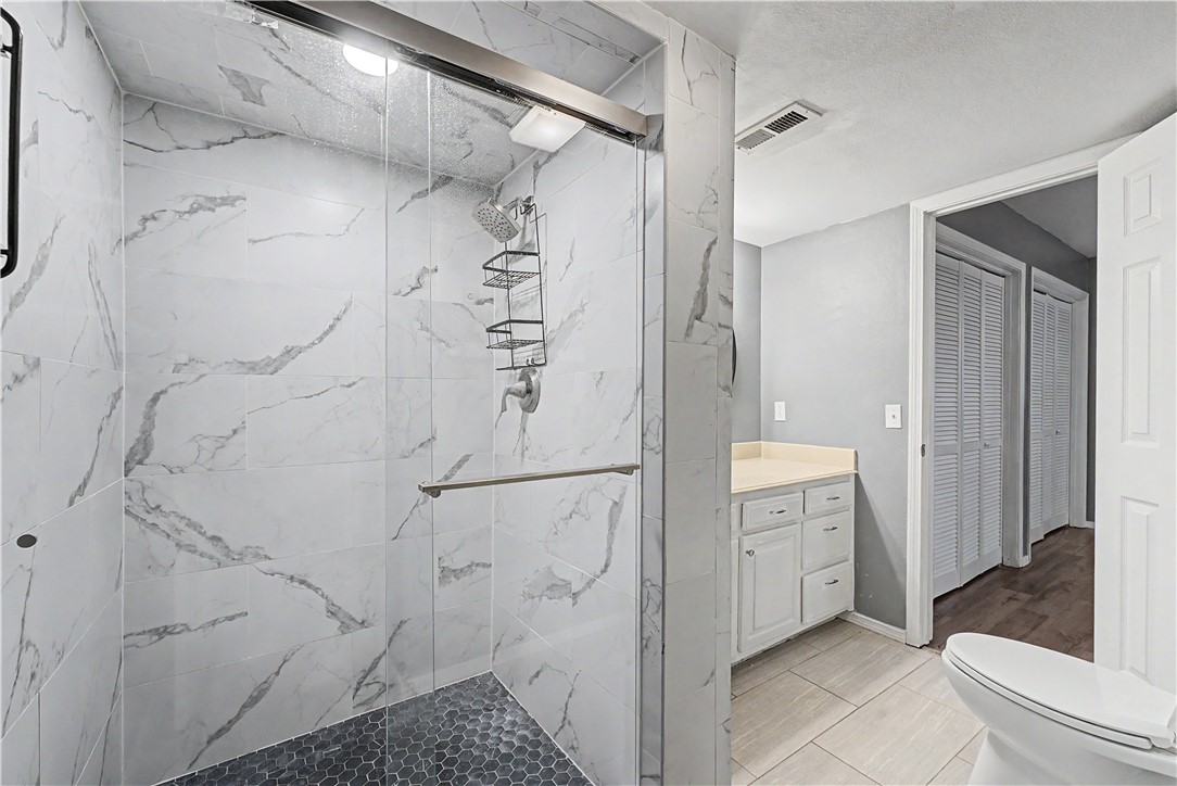 Kingsdale Courts Bvv - Residential Lease