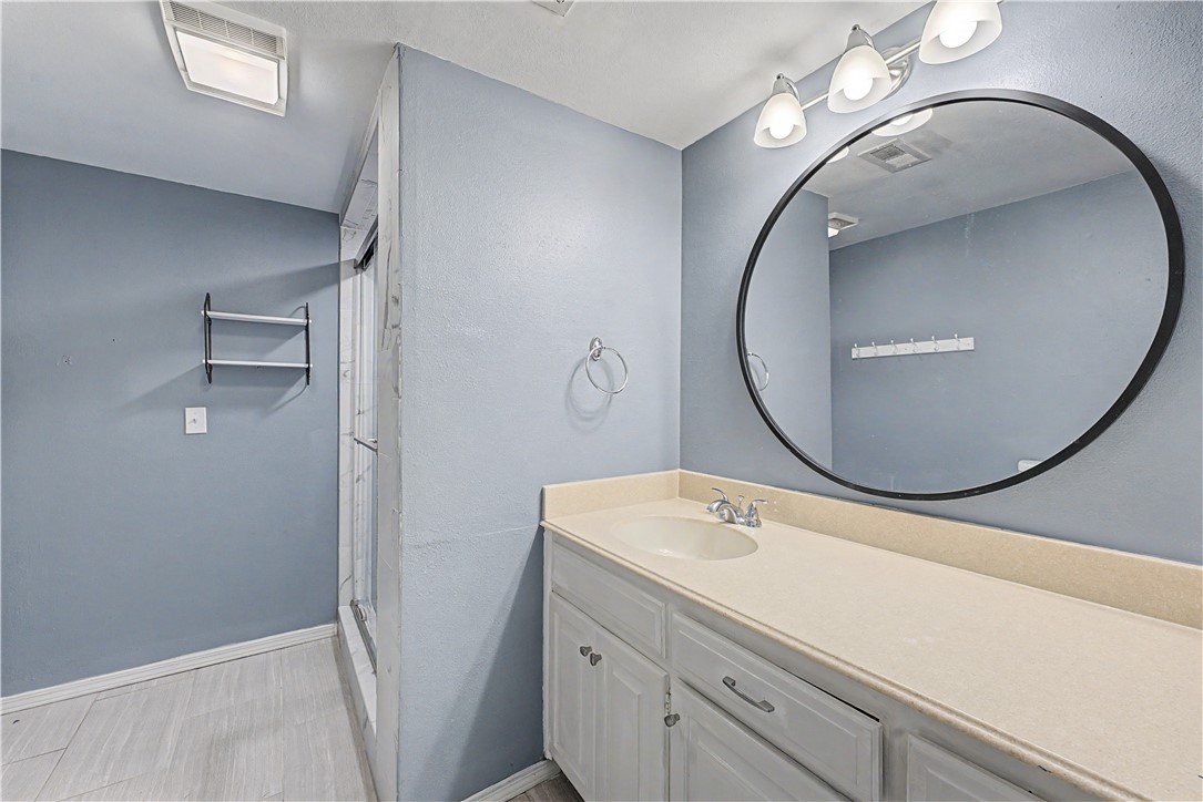 Kingsdale Courts Bvv - Residential Lease
