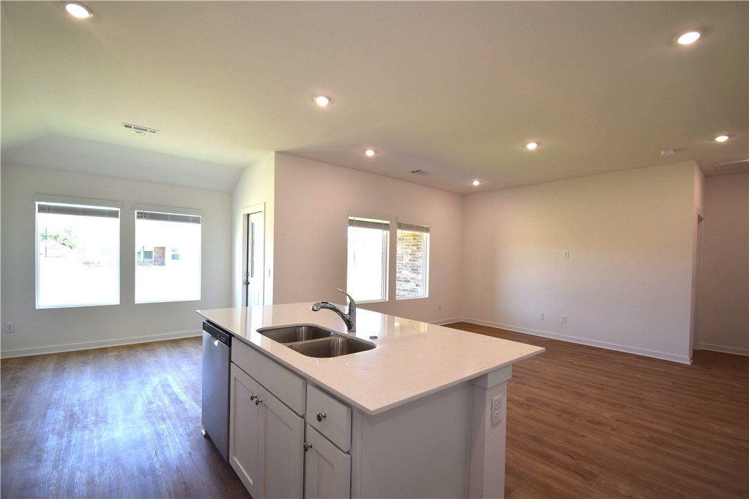 Wagon Wheel Crossing - Residential Lease