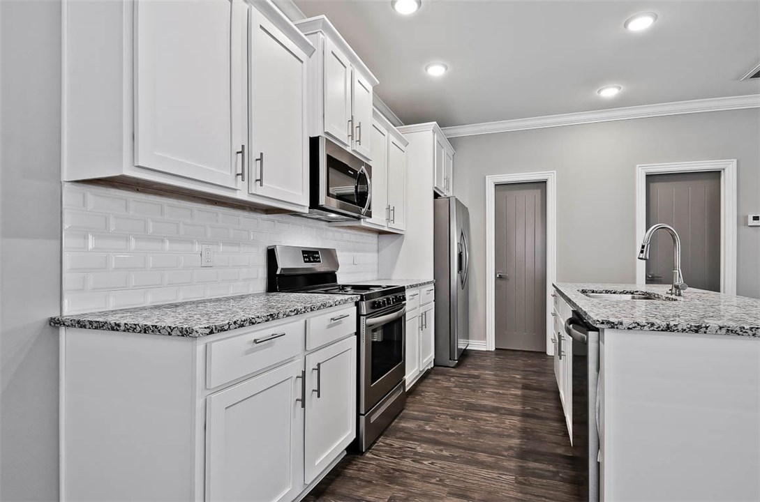 Groves Neighborhood Ph I, The Rogers - Residential