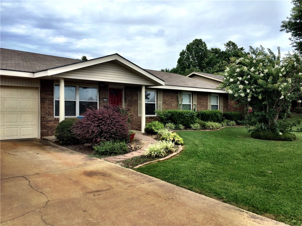 This property features 4 bedroom and 2 bath just under 2000 sq ft. In the west Springdale school district, easily walk to schools, fenced back yard with double gate entry, dual heating system which is more efficient and helps keep the utility bill cost down. Nice location to get around NWA with ease.