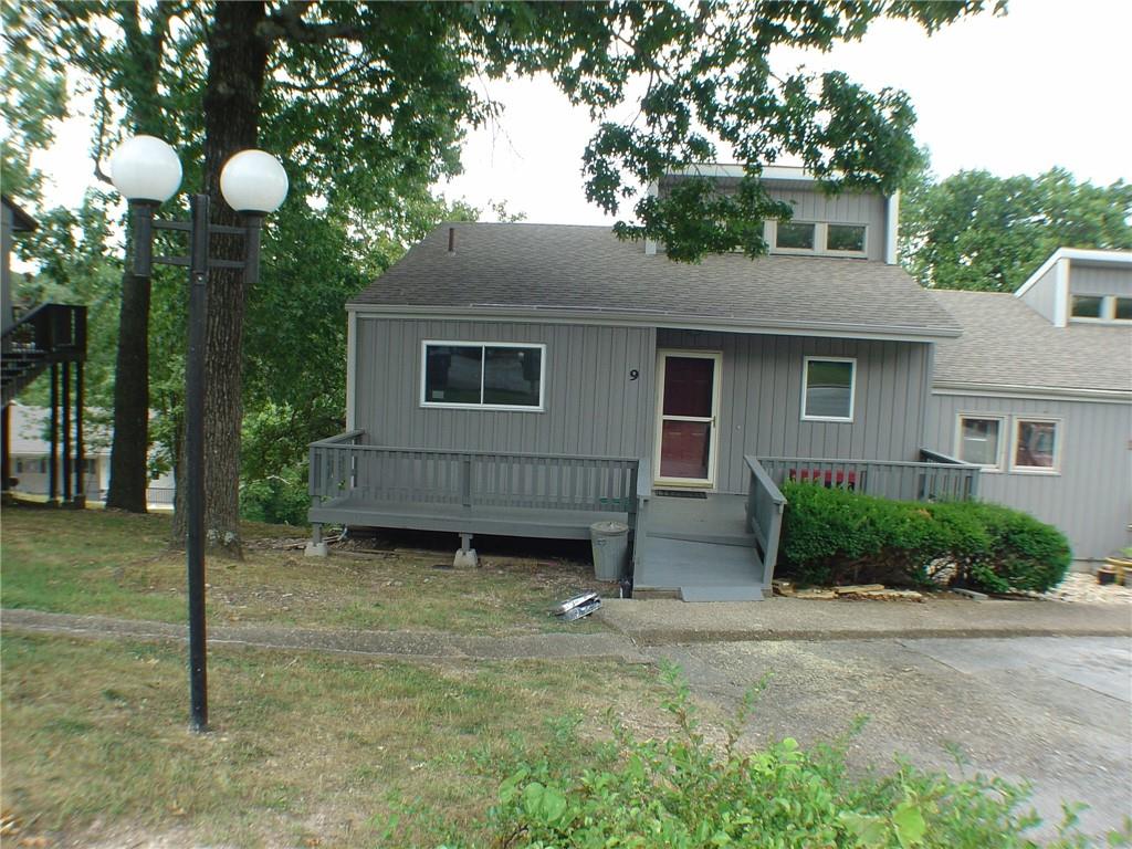 End unit townhome in Brompton Courts with master bedroom/bath and utility room on main level. Two more bedrooms and full bath on lower level. Updated with laminate flooring. Bonus room could be used as an office or fourth bedroom. Great storage space. Two decks.