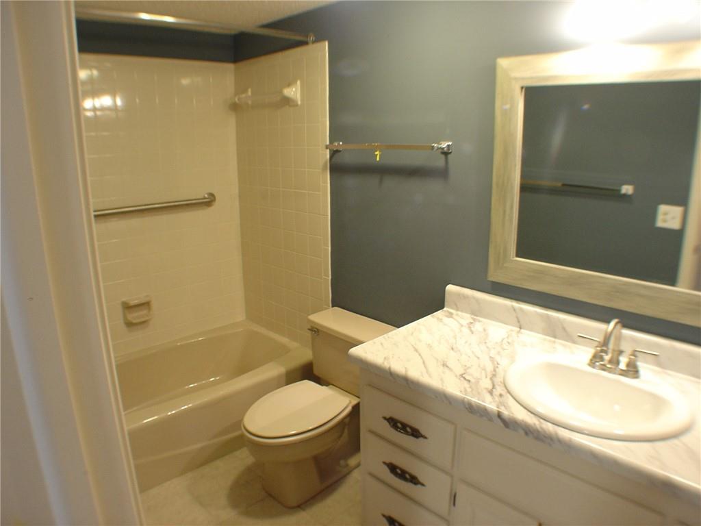 Brompton Courts Bvv - Residential Lease