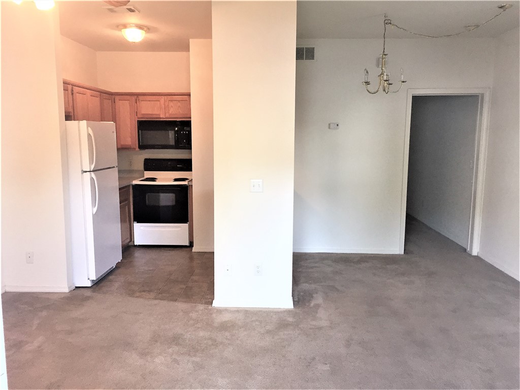 Candlelight Place Apartments - Residential Lease