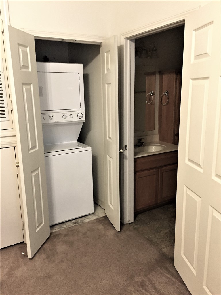 Candlelight Place Apartments - Residential Lease