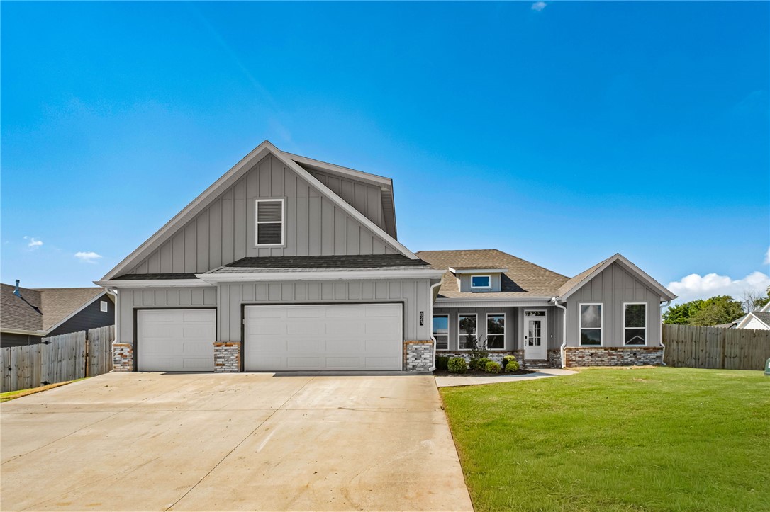 Like-new and move-in ready! Located in the beautiful Wakefield Park subdivision, this spacious 4-bedroom, 3-full-bath home also features a huge bonus room, perfect as a 5th bedroom, office, playroom, or media space. Brand new flooring runs throughout the entire home + epoxy floors in the garage, giving it a fresh, updated feel from room to room. With generous living space and flexible layout options, this one checks all the boxes. Welcome home!