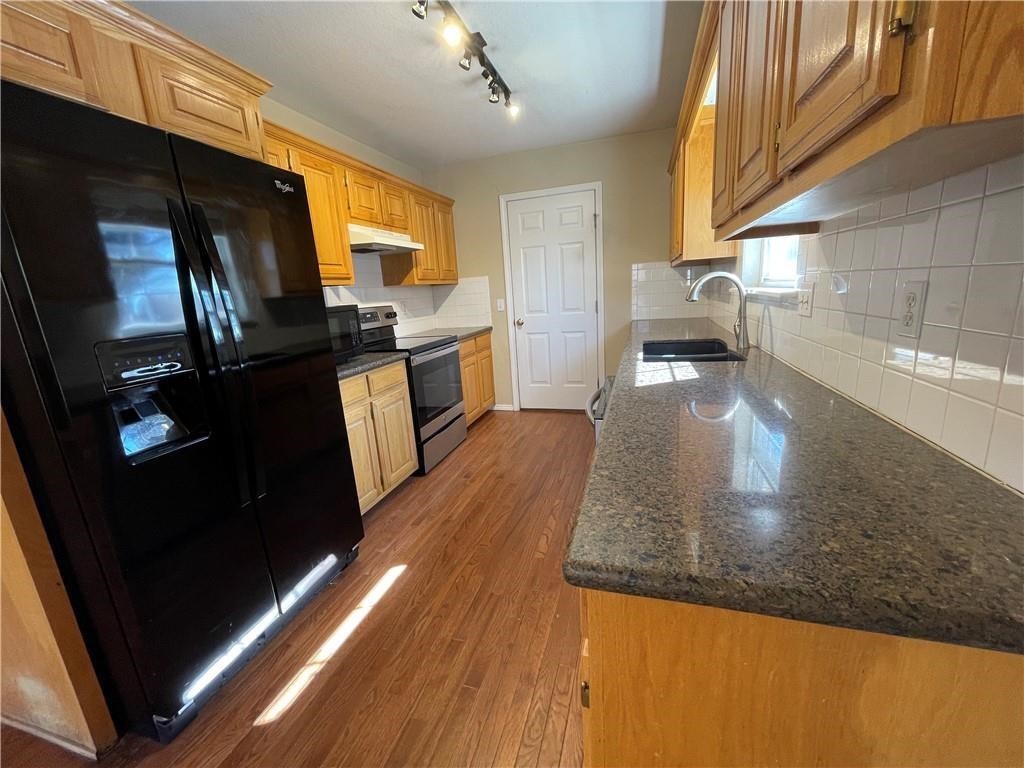 Dillow Sub Bvv - Residential Lease