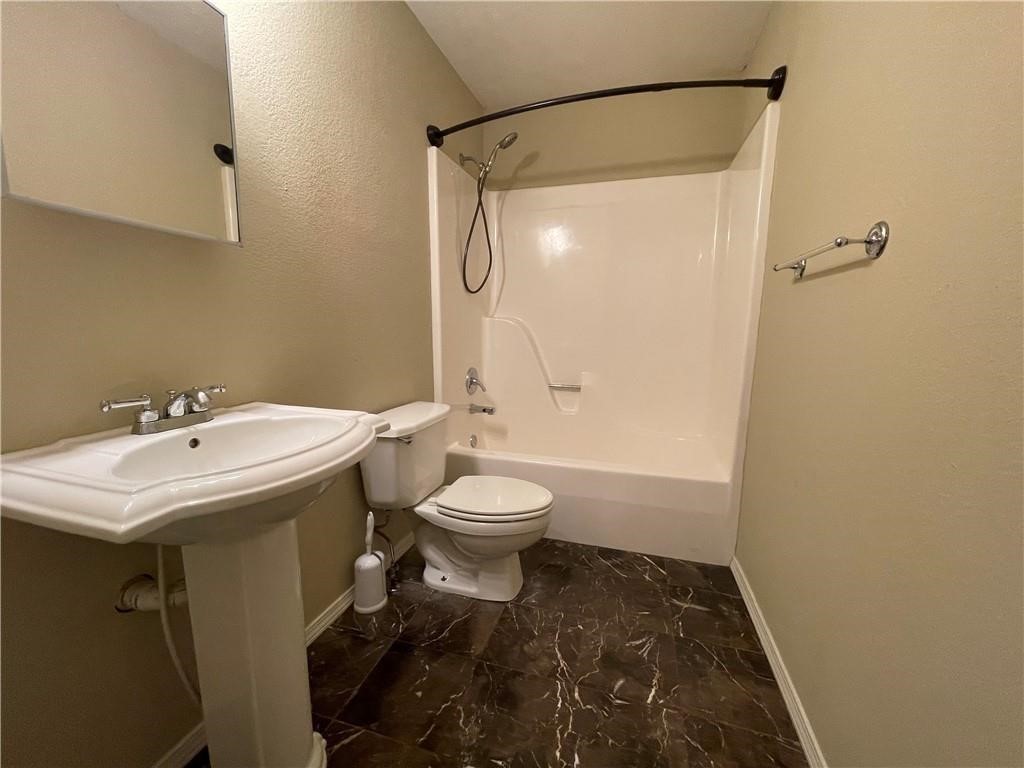 Dillow Sub Bvv - Residential Lease