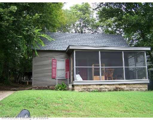 Located near downtown Van Buren