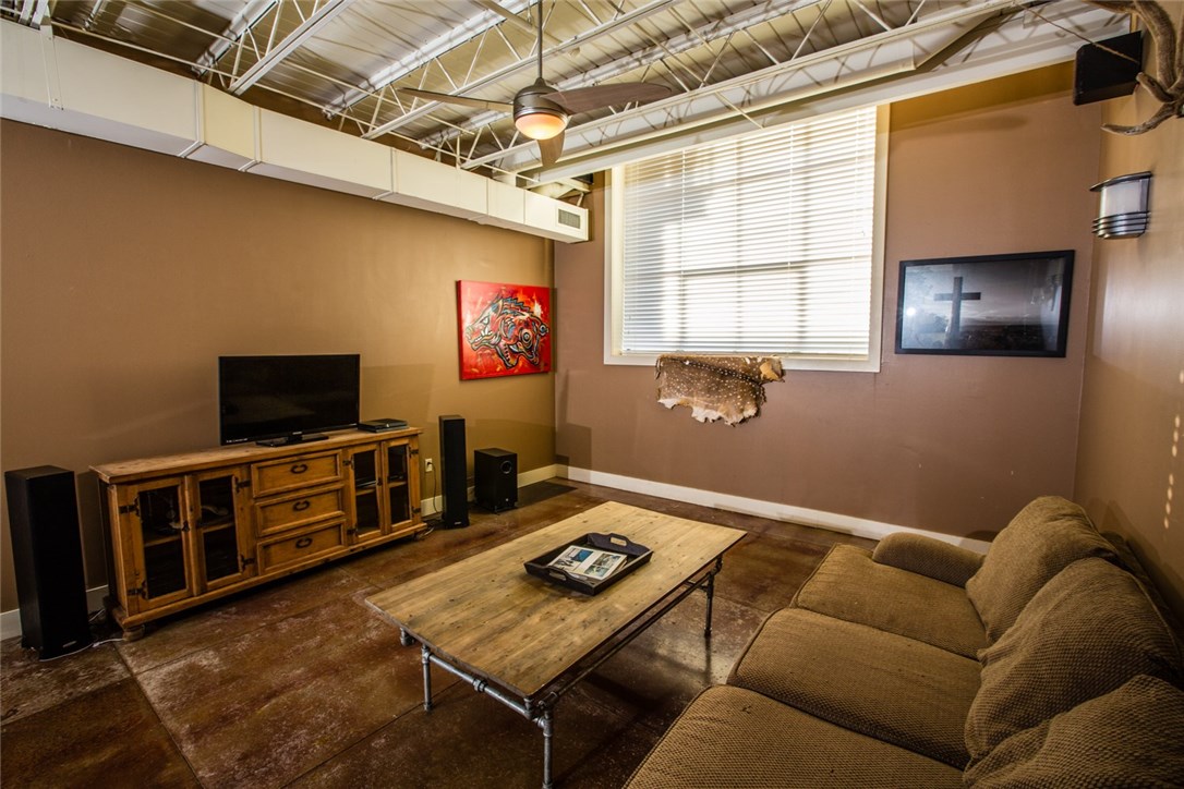 Uark Bowl Hpr - Residential