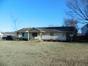 Charming 3 bed/ 2 bath home on little over half an acre is the perfect home for a family looking for the comforts of the country while still being intown. Fenced backyard offers the security to let the little ones run and play. Does need a little TLC but priced accordingly. Don't let this one pass you by. Owner willing to make repairs and adjust price accordingly