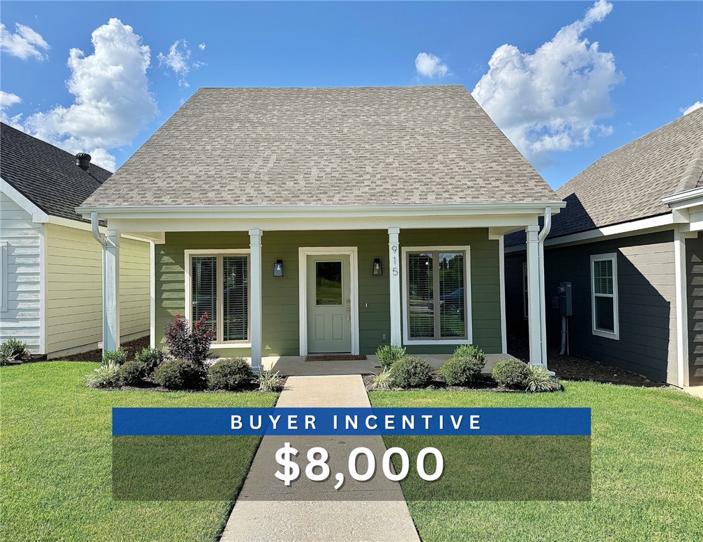 Unbeatable location near Crystal Bridges Museum, the Alice Walton School of Medicine, Downtown Bentonville & Walmart’s new campus. Enjoy a vibrant community with top-tier amenities, including a clubhouse, pool, pickleball court, dog park, yard maintenance & access to the countries top premier mountain biking trails. Staged home! Faulkner floor plan boasts LVP flooring, crown molding, blinds, ample storage & quality throughout. The living room & dining area offer a seamless open floor plan, perfect for entertaining, with abundant natural light & smooth flow into the chef’s kitchen. Chef’s kitchen features 3cm granite countertops, Frigidaire stainless steel appliances, refrigerator, a pantry, tons of storage & abundant natural light. Spacious primary suite includes a perfect ensuite bathroom with walk-in tile shower, double sinks, & large walk-in closet. Patio perfect for entertaining! Oversized garage with ample storage. Staged home at 904 NE Heights Ln.