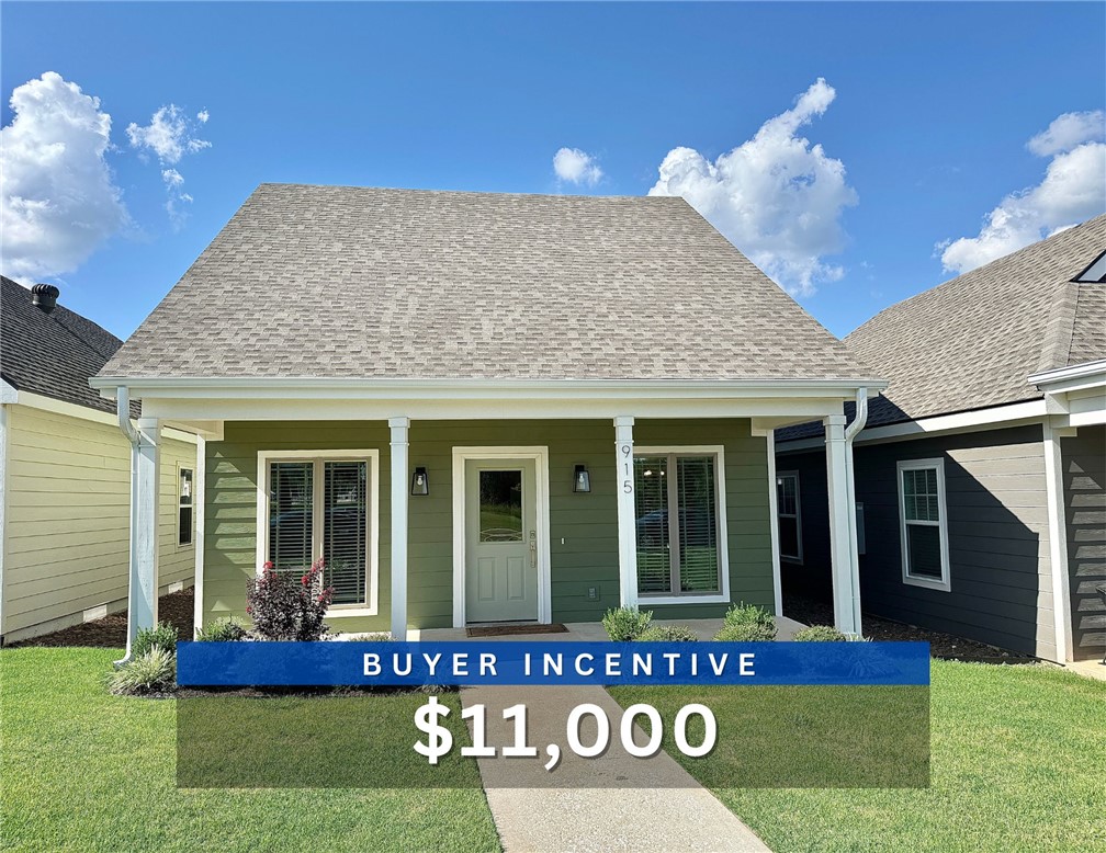 Unbeatable location near Crystal Bridges Museum, the Alice Walton School of Medicine, Downtown Bentonville & Walmart’s new campus. Enjoy a vibrant community with top-tier amenities, including a clubhouse, pool, pickleball court, dog park, yard maintenance & access to the countries top premier mountain biking trails. Staged home! Faulkner floor plan boasts LVP flooring, crown molding, blinds, ample storage & quality throughout. The living room & dining area offer a seamless open floor plan, perfect for entertaining, with abundant natural light & smooth flow into the chef’s kitchen. Chef’s kitchen features 3cm granite countertops, Frigidaire stainless steel appliances, refrigerator, a pantry, tons of storage & abundant natural light. Spacious primary suite includes a perfect ensuite bathroom with walk-in tile shower, double sinks, & large walk-in closet. Patio perfect for entertaining! Oversized garage with ample storage. Staged home at 904 NE Heights Ln.