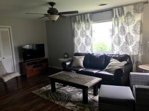 Henderson - Robins Addition - Residential