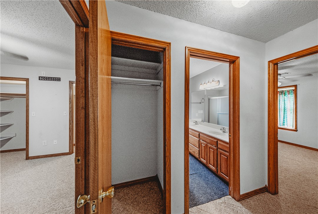 Hardwood Heights Sub Rogers - Residential