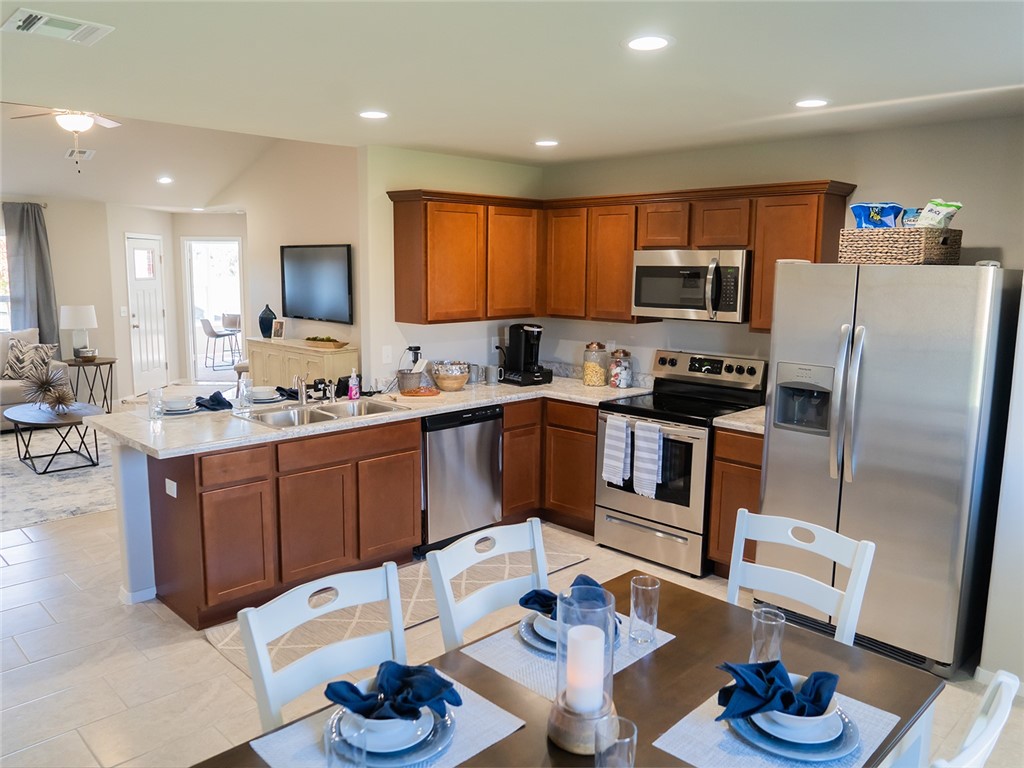 STOKENBURY FARMS PH VI - Residential