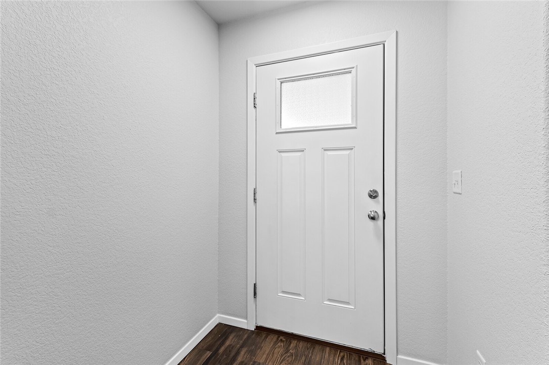 Holland Crossing Comm Sub - Residential Lease