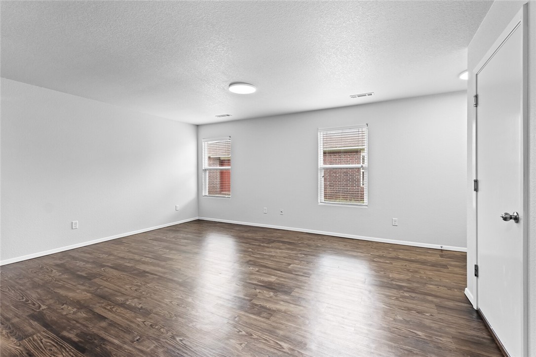 Holland Crossing Comm Sub - Residential Lease