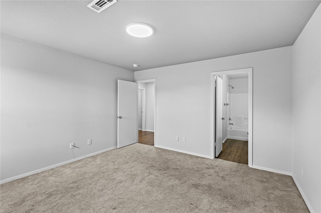 Holland Crossing Comm Sub - Residential Lease