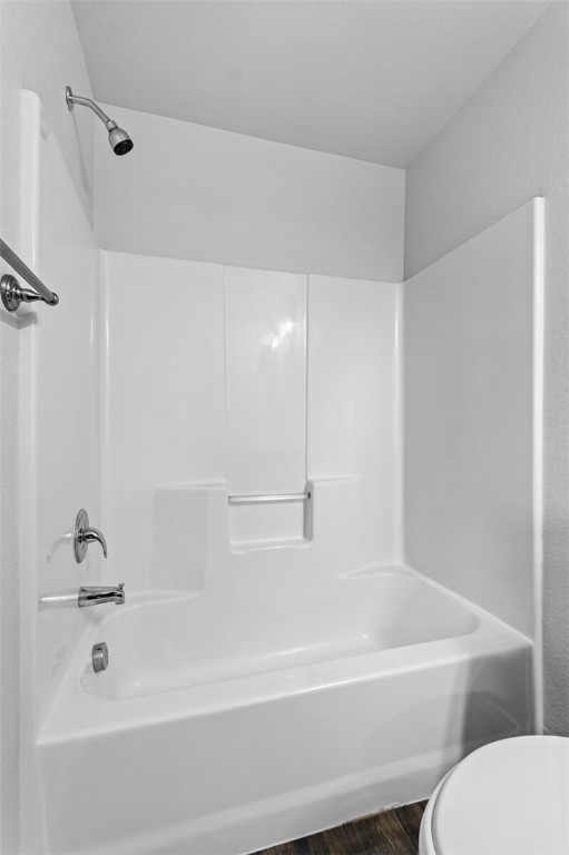 Holland Crossing Comm Sub - Residential Lease