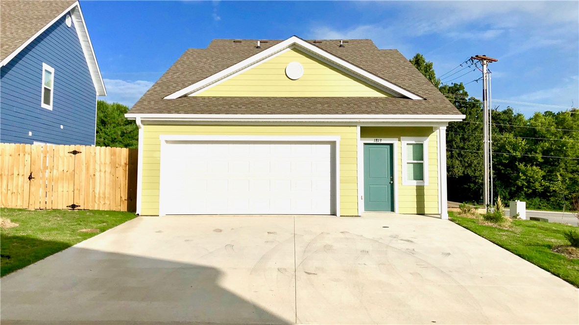 Links At Fayetteville Row Homes - Residential Lease