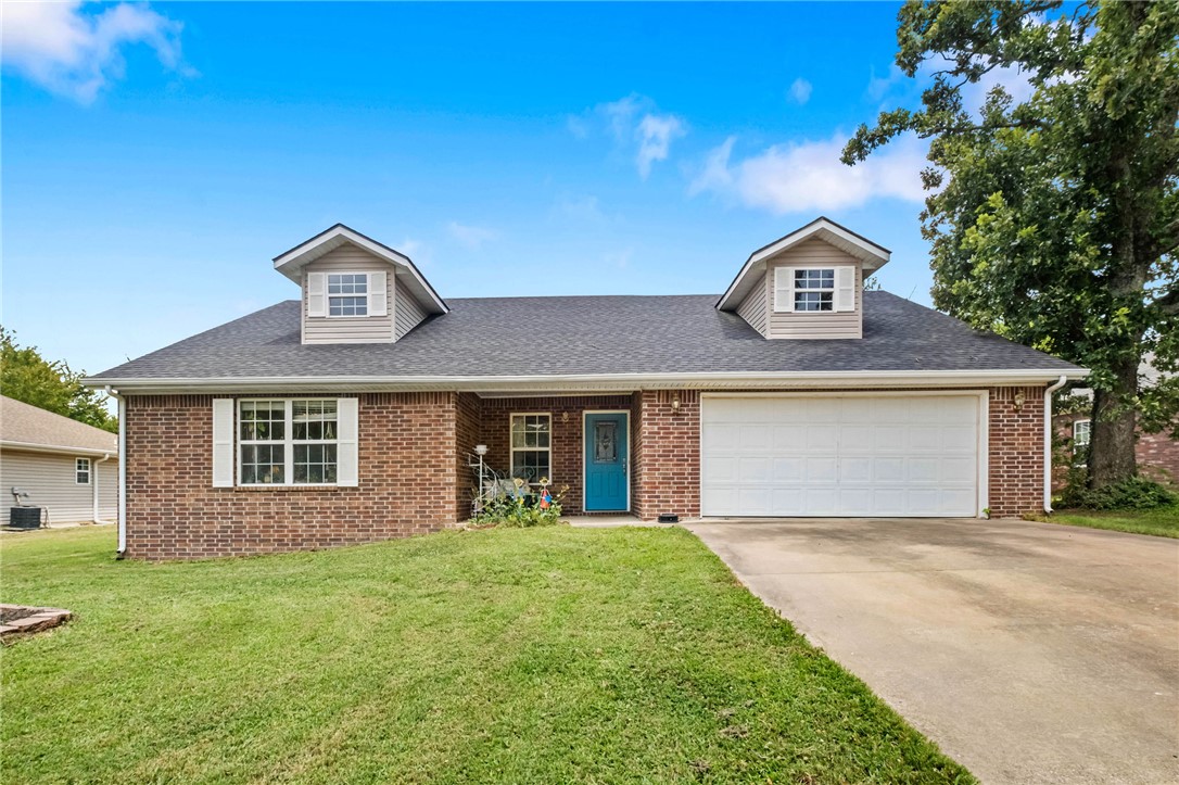 Bella Vista Charmer.  Enjoy your morning coffee on the inviting front porch.  You will love this home’s flow with spacious living area that attaches seamlessly into the eat in kitchen.  Split bedroom plan with lots of natural light.  Oversized primary suite with walk-in closet and jetted tub.  Large flat fenced backyard perfect for gardening, play, and outdoor entertainment.  The solar panels help ease your electric bills. Fantastic Highlands location with convenient access to all of Bella Vista’s amenities, post office, dining, biking, and I49. This home is waiting for you to make it yours.