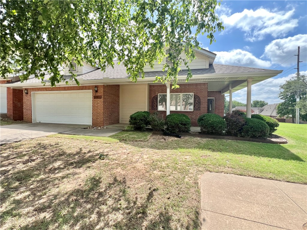 214 Meadow View is a rare 2 bedroom, 2 bathroom condo in Bellafont Gardens in Fayetteville. The condo features an open floor plan that helps the space feel bright and connected, with oversized windows throughout and a large master suite and bathroom. The neighborhood is quiet, walkable loop in East Fayetteville with quick access to shopping, Lake Fayetteville trails, restaurants, schools, and short distance to I-49. Also for sale see MLS #1351844.