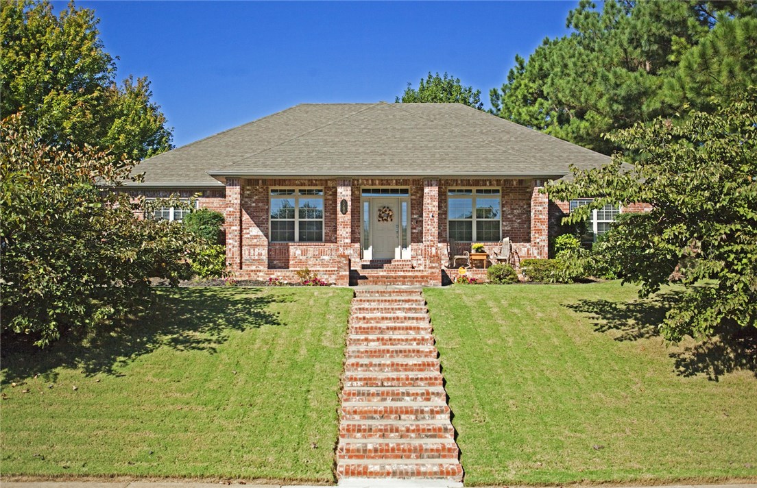 Nestled in Pinewood sub, this home promises to go fast!  This wonderful 4 bedroom home has beautiful new flooring throughout, giving it the "WOW" factor your looking for.  You will enjoy the bright kitchen w/ its clean white features, aesthetic island & gorgeous granite counter tops.  This home offers large rooms that include the living room, laundry room, kitchen, bedrooms & a huge master closet.  This home also features a central vac system, irrigation system, a spacious 3 car garage & a community pool.