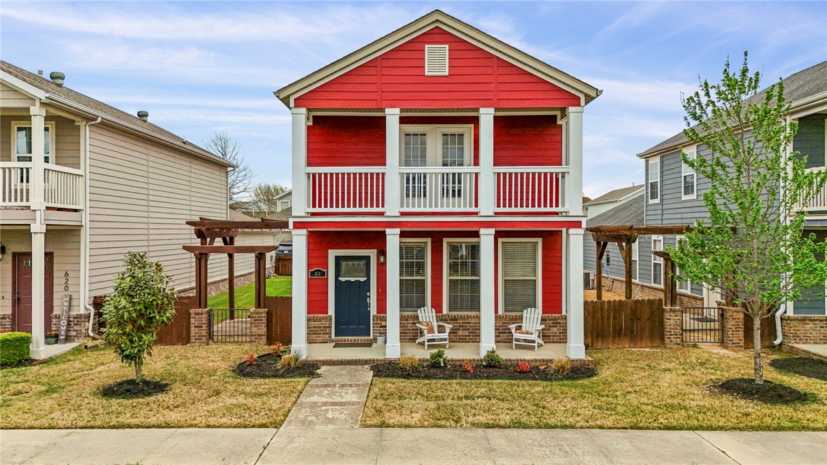 Prime investment opportunity in a highly desirable Fayetteville location! 614 N Keats Dr offers a functional, open layout with comfortable living spaces suited for strong rental potential or long-term value. The home features generous bedrooms, ample natural light, and an inviting layout that appeals to a wide range of tenants or future buyers.
Located in an established neighborhood with convenient access to the University of Arkansas, shopping, dining, parks, and I-49, this property is well-positioned in a high-demand rental area. The yard provides additional outdoor space, adding to its overall appeal.
Whether you're expanding your portfolio or securing a property in a growing market, this home presents excellent upside and investment potential.