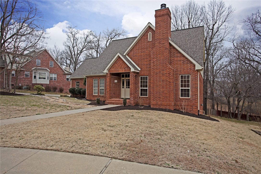 Tons of room in this beautifully remodeled home on a quiet cul-de-sac in desirable Stonehenge neighborhood.  Four bedrooms plus large office AND bonus room.  Completely new master bath, refinished hardwood floors, 3cm granite throughout, fresh carpet and paint.  Huge back deck overlooks wooded lot behind.  Just minutes from downtown Bentonville and Walmart home office, get this one before its gone!!  Owner is a licensed real estate agent.