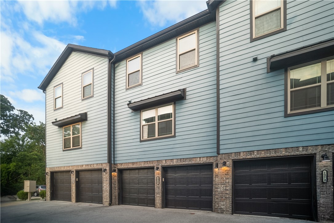 Bourbon Street Twnhms Hpr - Residential