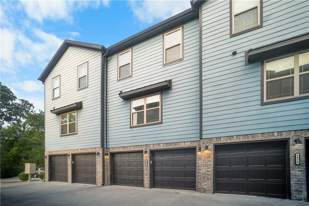 Bourbon Street Twnhms Hpr - Residential