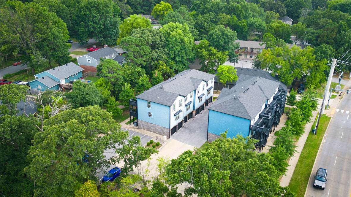 Bourbon Street Twnhms Hpr - Residential