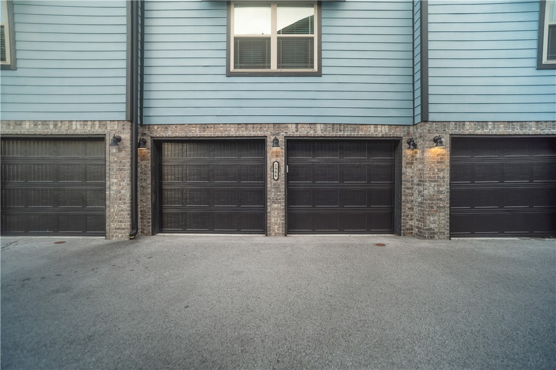 Bourbon Street Twnhms Hpr - Residential