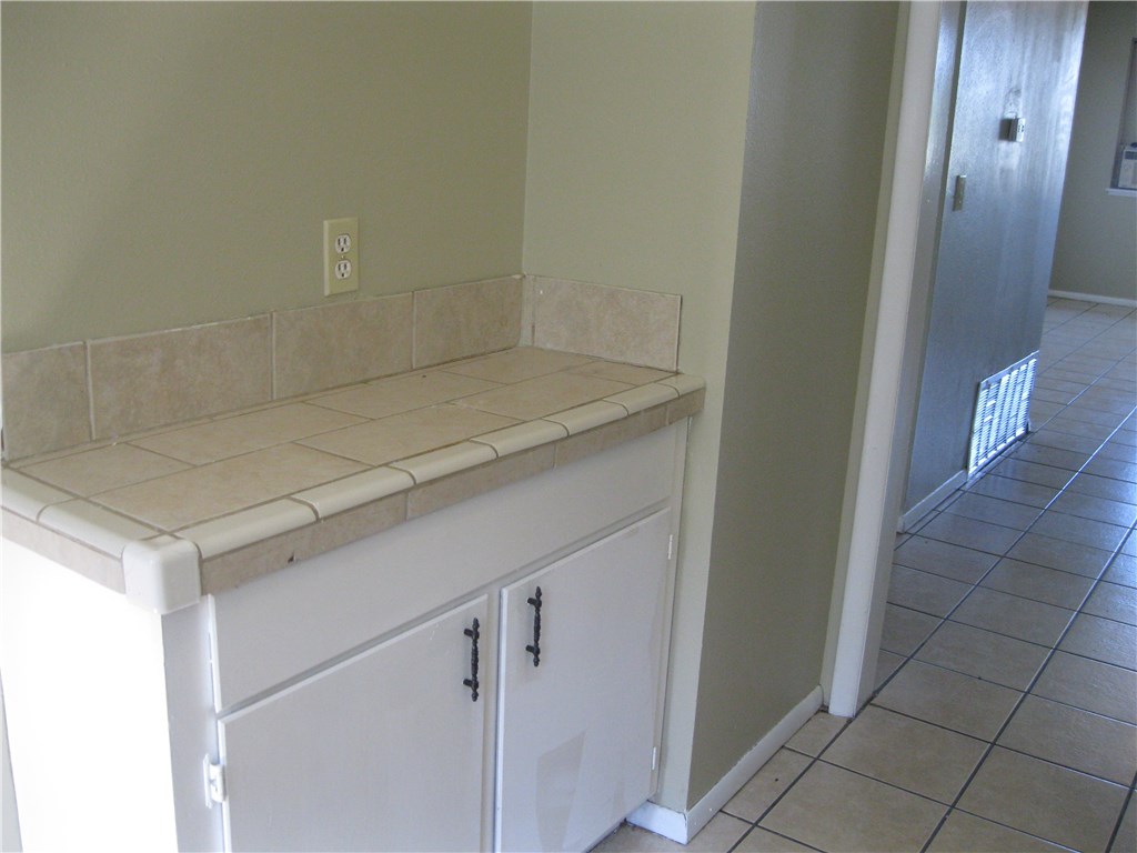 Morris Sub Rogers - Residential Lease
