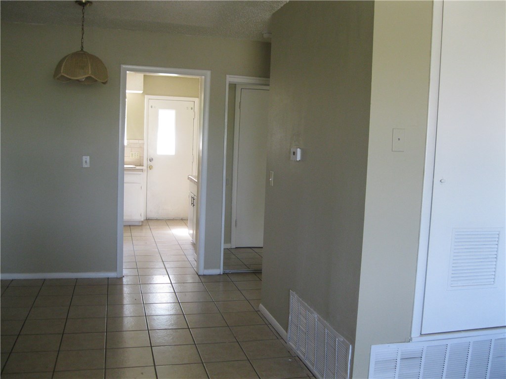 Morris Sub Rogers - Residential Lease