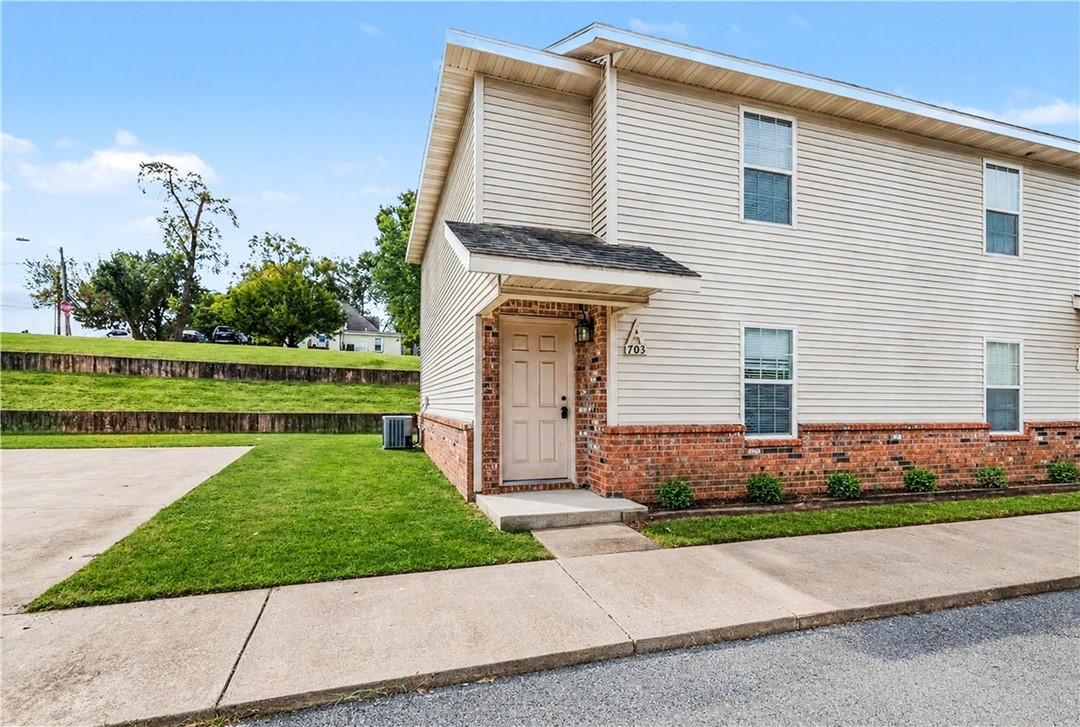 Walnut Woods # 1 Siloam Spgs - Residential Lease