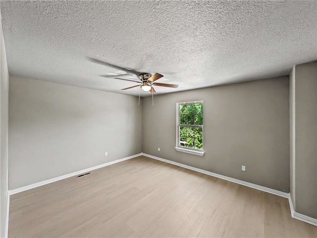 Walnut Woods # 1 Siloam Spgs - Residential Lease