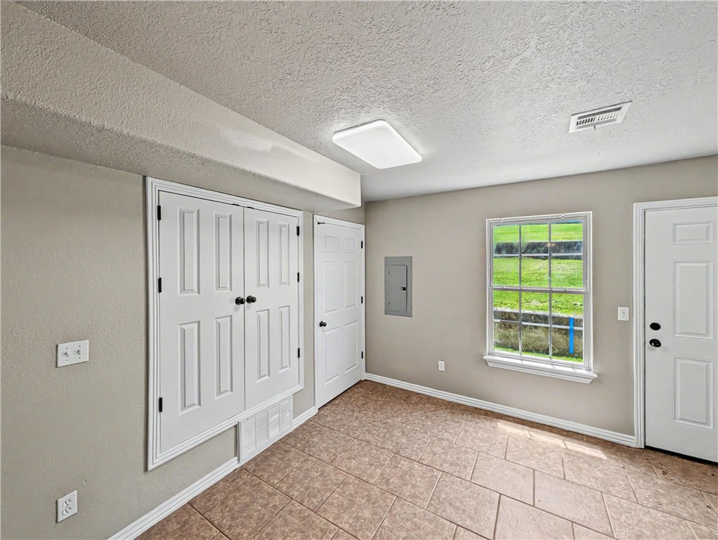 Walnut Woods # 1 Siloam Spgs - Residential Lease