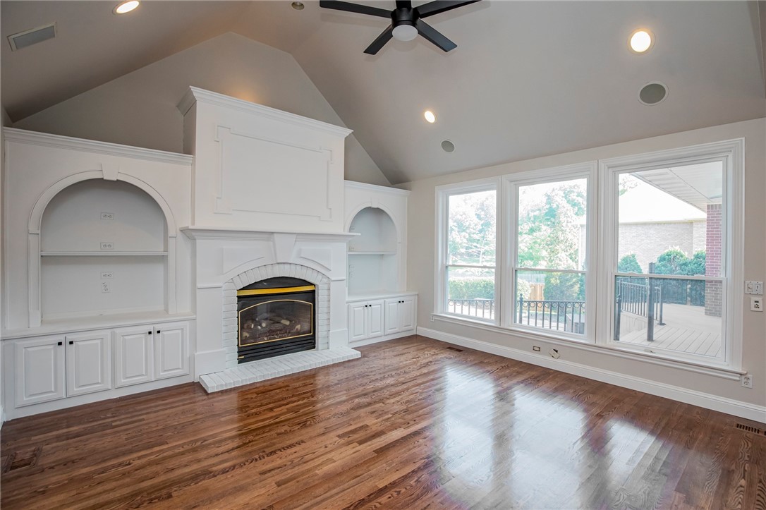 Manors On Blossom Way Crk Ph 1-Rogers - Residential