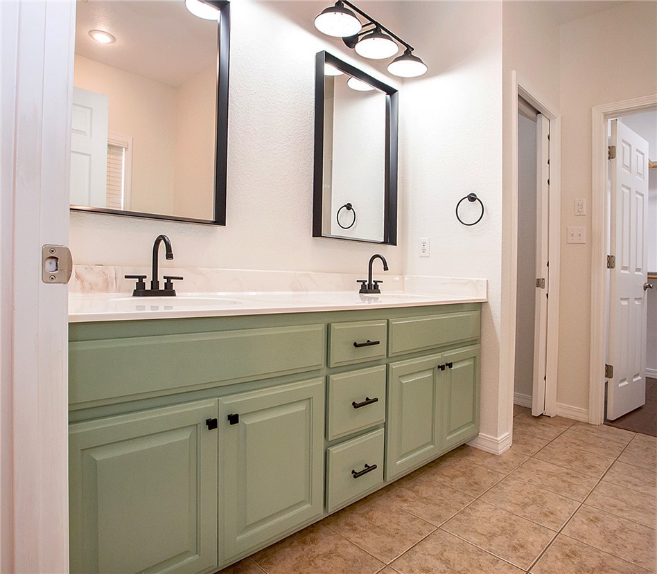 COVE LANDING PHASE IV - Residential