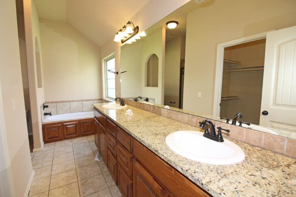 Riverwalk Farm Estate Ph II Bentonville - Residential Lease