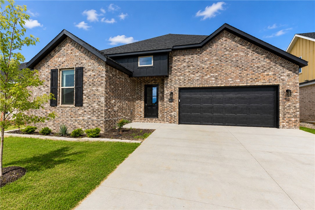 Welcome to your family home in Walnut Grove Estates. This Bentonville subdivision is located just minutes from Vaughn Elementary, the airport, groceries, gas, & more. This gorgeous home includes so many upgrades. Granite countertops, custom built cabinets, large kitchen island, large closets, split floor plan so much more. The master is a true retreat with a soaker tub, custom tile shower, & oversized walk-in closet. 
Fence & gutters included with purchase. purchase price. Neighborhood pool & other POA amenities coming soon. You don't want to miss out on this because it 
won't last long.