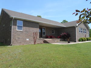 Excellent condition, well maintained 3 bedroom, 2 1/2 bath, brick home in small subdivision tucked away just outside of Jasper, AR. Numerous amenities make this a great buy. New hardwood floors, well designed kitchen. Two car attached garage. Double ovens, beautiful view, 2 porch ceiling fans for enjoying that view! Cub Cadet lawn mower included. Lots of furniture goes with this home. Work shop.