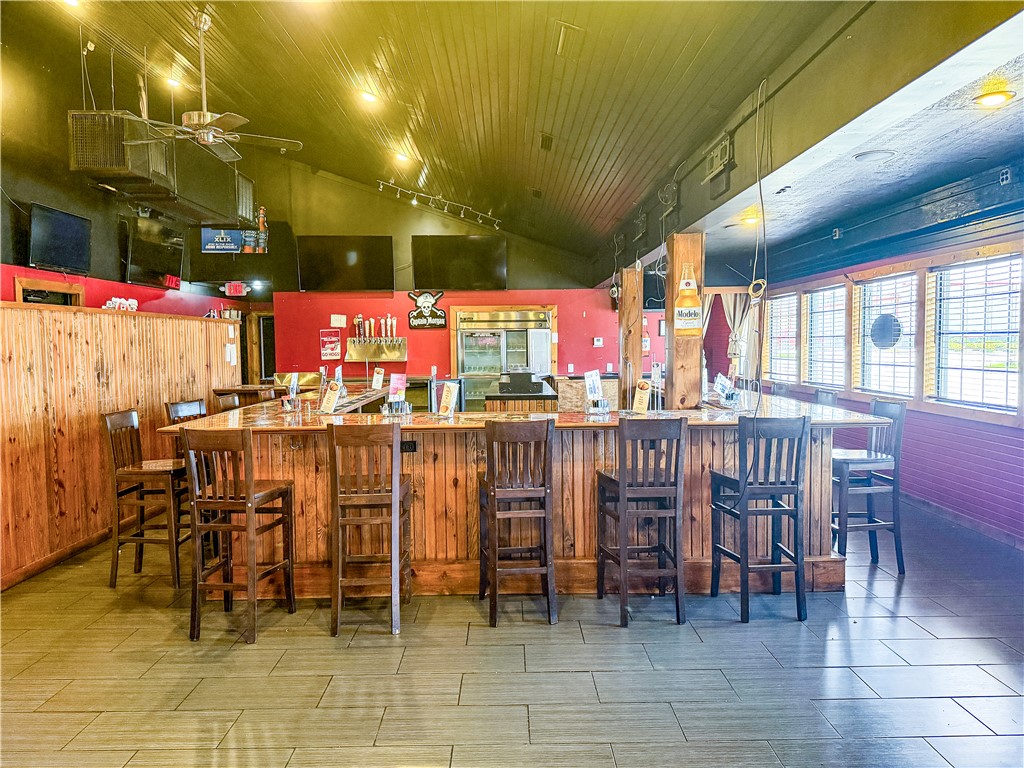 Springdale Outlots - Commercial Lease