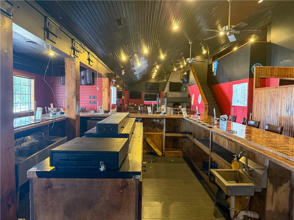Springdale Outlots - Commercial Lease